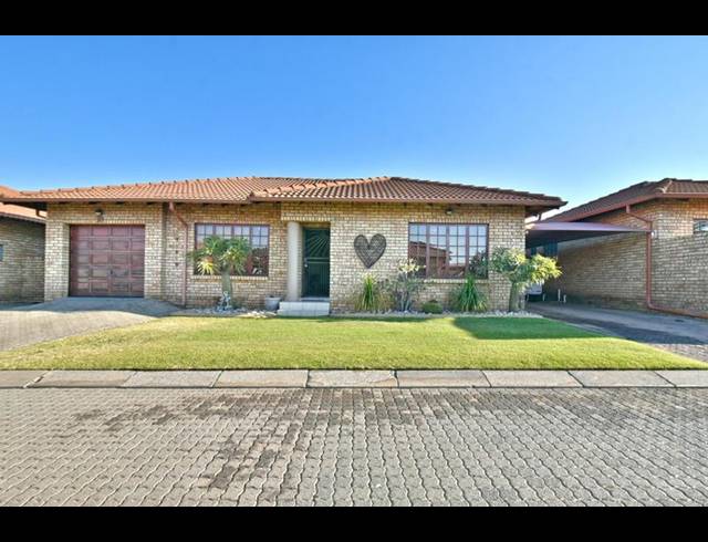 3 BEDROOM CLUSTER FOR SALE IN NEWMARKET